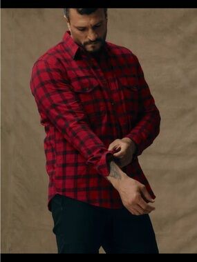 Filson Alaska Guide Shirt in Red & Black Plaid